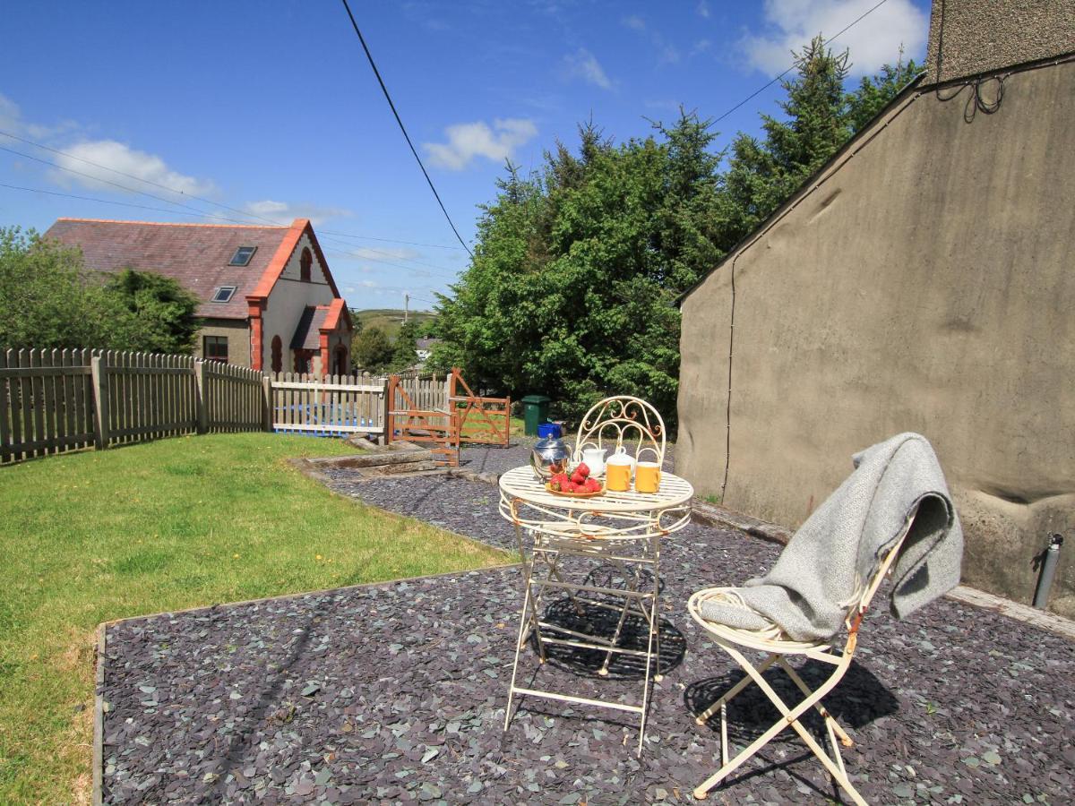 Y Garreg Fawr Villa เคอร์นาวอน ภายนอก รูปภาพ